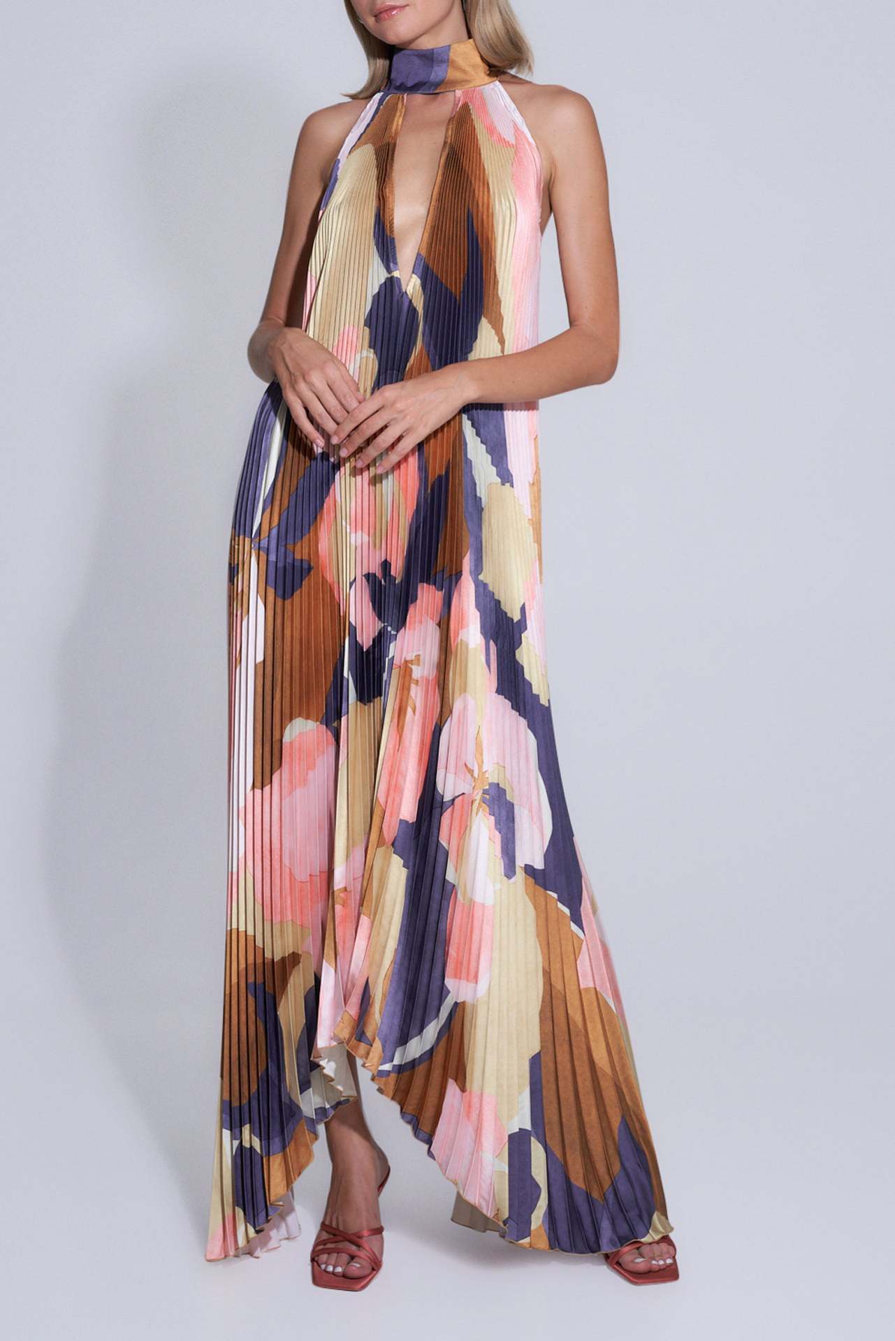 Chelsea – Schwingendes Kleid mit Tiefem V-Ausschnitt und Rückenfreiem Design