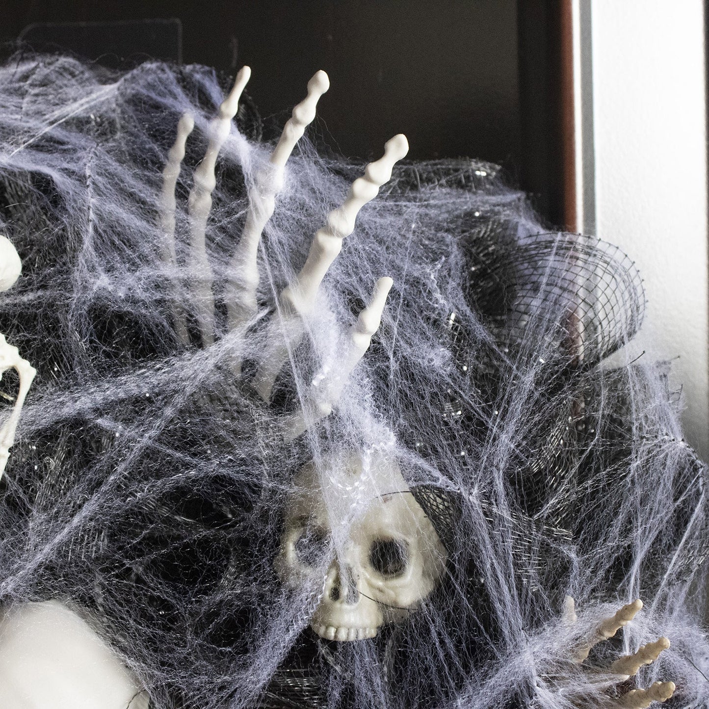 Halloween Türkranz Skelett Girlande – Gruselige Haustür Dekoration für Halloween-Partys