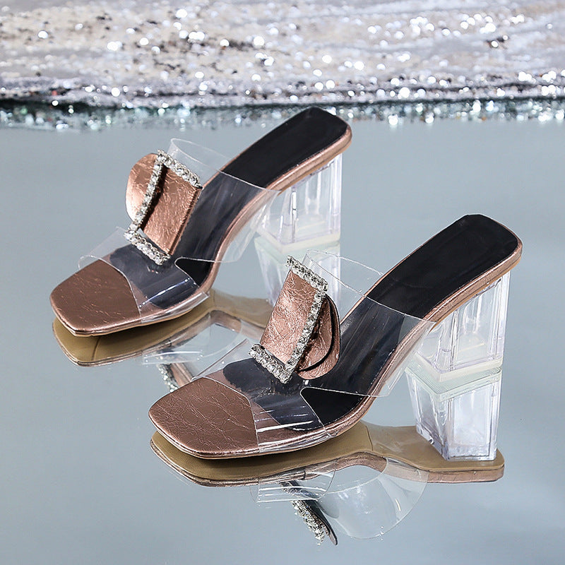 Sarah – Hohe Absatzsandalen und Hausschuhe für Damen