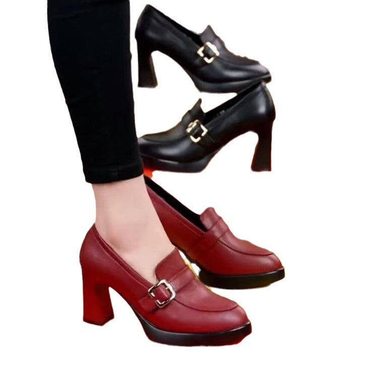 Kathleen – Modische Schuhe mit dickem Absatz und tiefem Ausschnitt aus veganem Leder