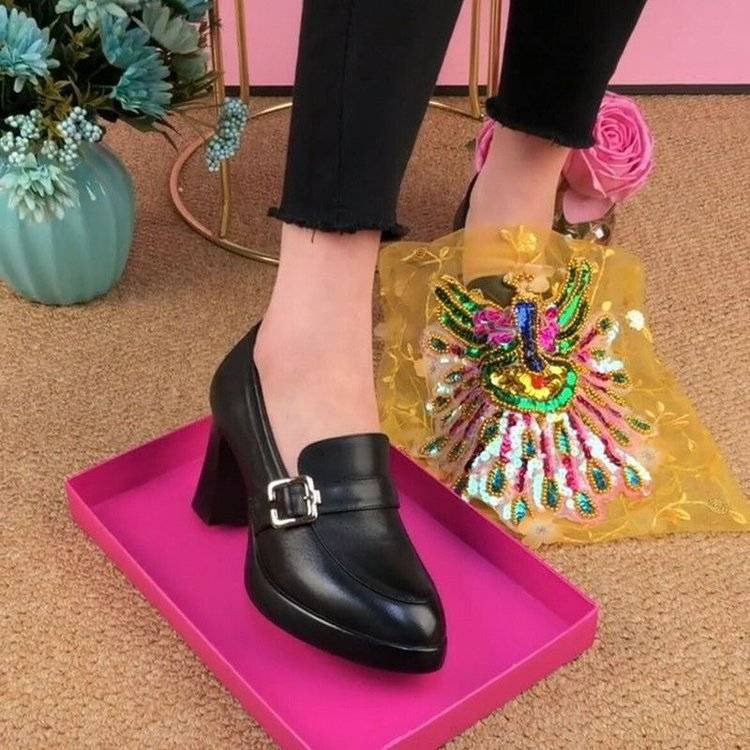 Kathleen – Modische Schuhe mit dickem Absatz und tiefem Ausschnitt aus veganem Leder