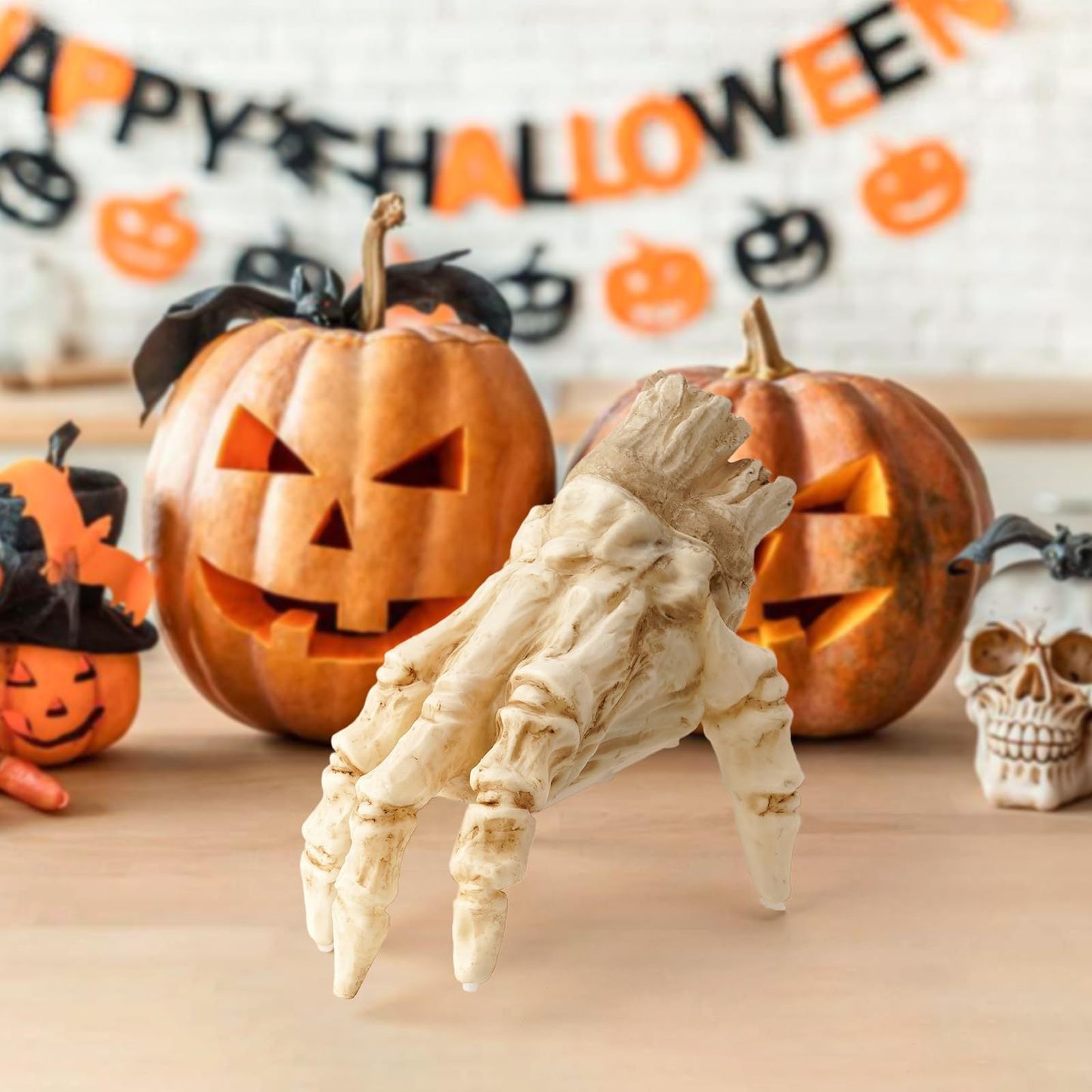 Halloween Deko Elektrische Leuchtende Zombiehand – Gruselige Bewegliche Hand für Party & Spukhaus