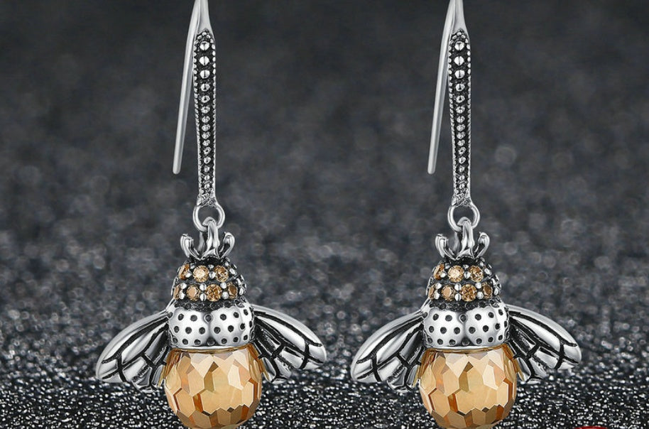 Andrea – Süße kleine Bienen Ohrringe aus Sterlingsilber mit Zirkon-Kristallen