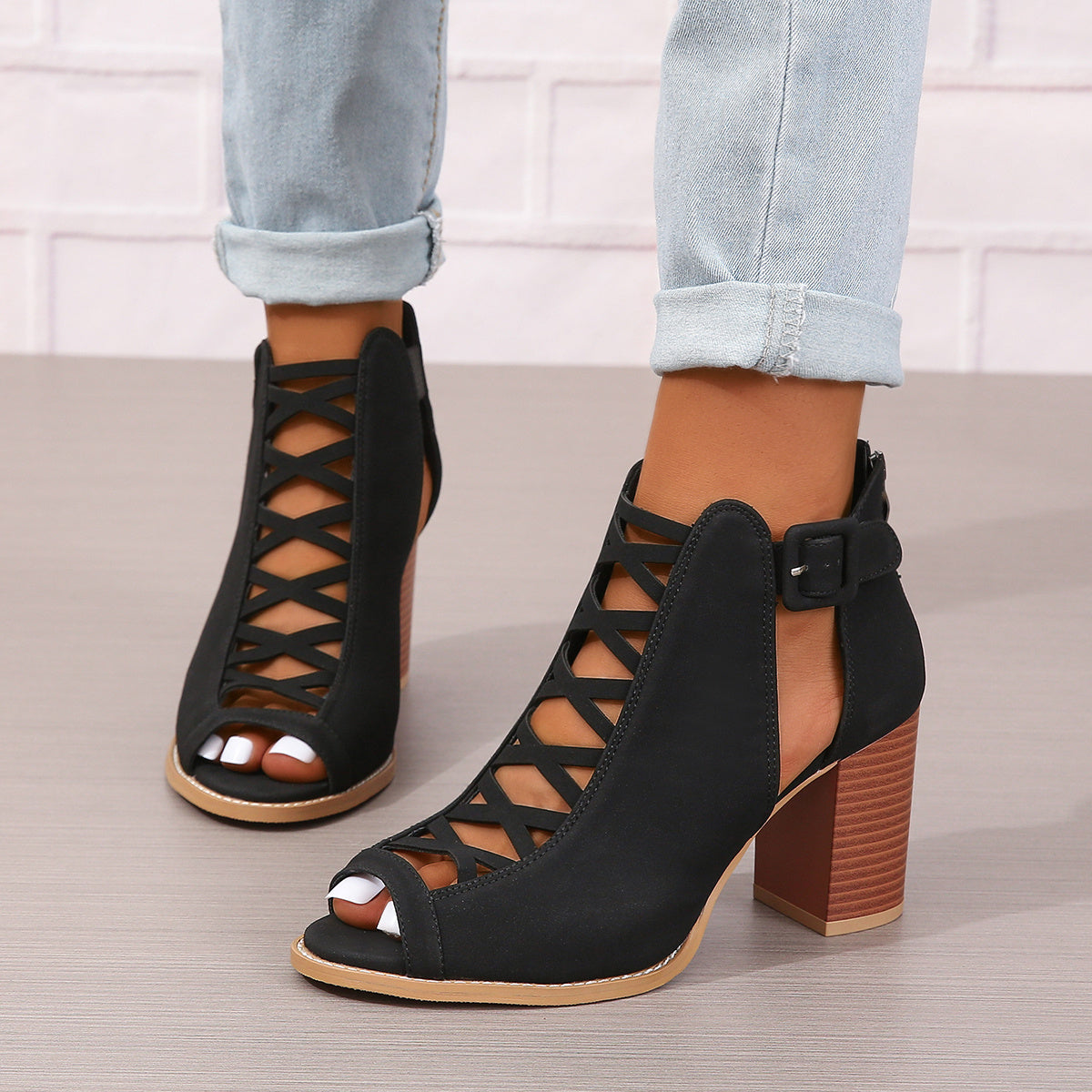 Andrea – Hohe Absatzsandalen mit runder Zehenpartie und Schnalle