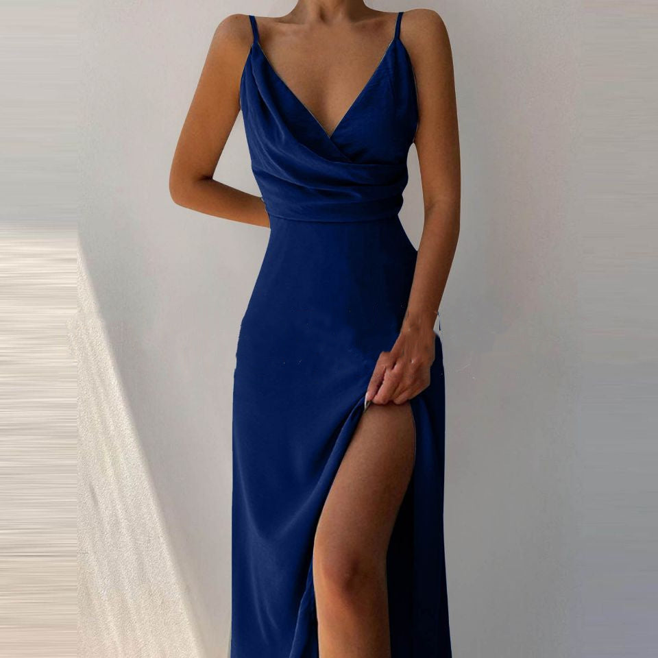 Rachel – V-Ausschnitt Slip-Kleid mit tiefem Ausschnitt und bedrucktem Schlitz