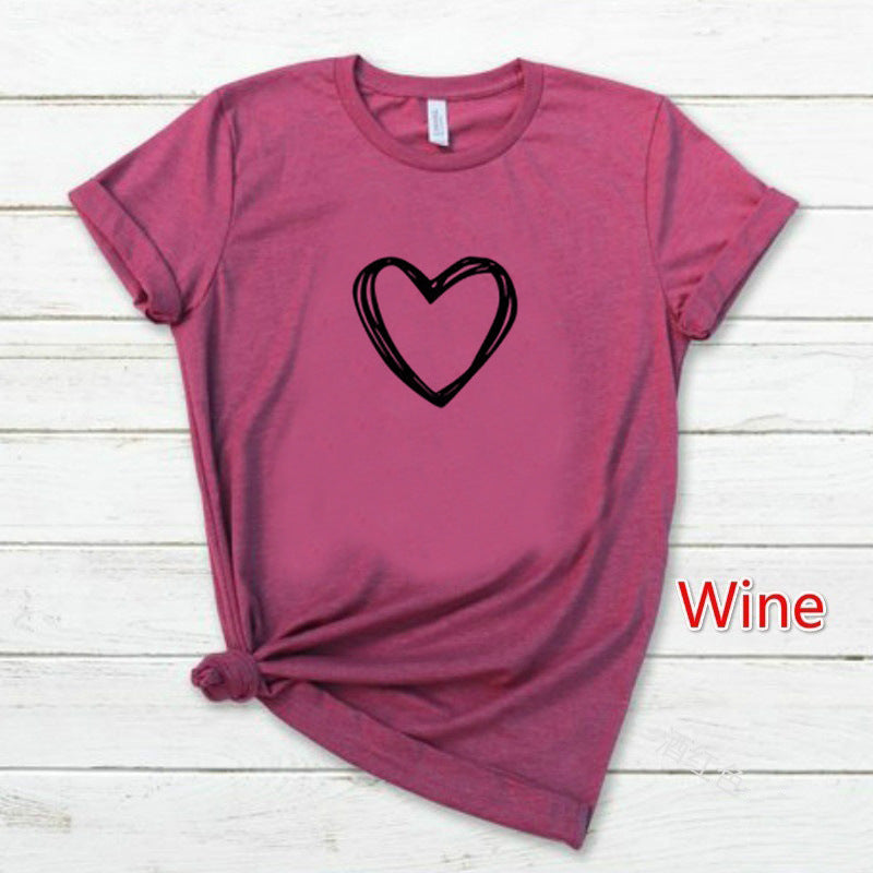 Natalie – Herz Print Damen T-Shirt mit Rundhals und kurzen Ärmeln