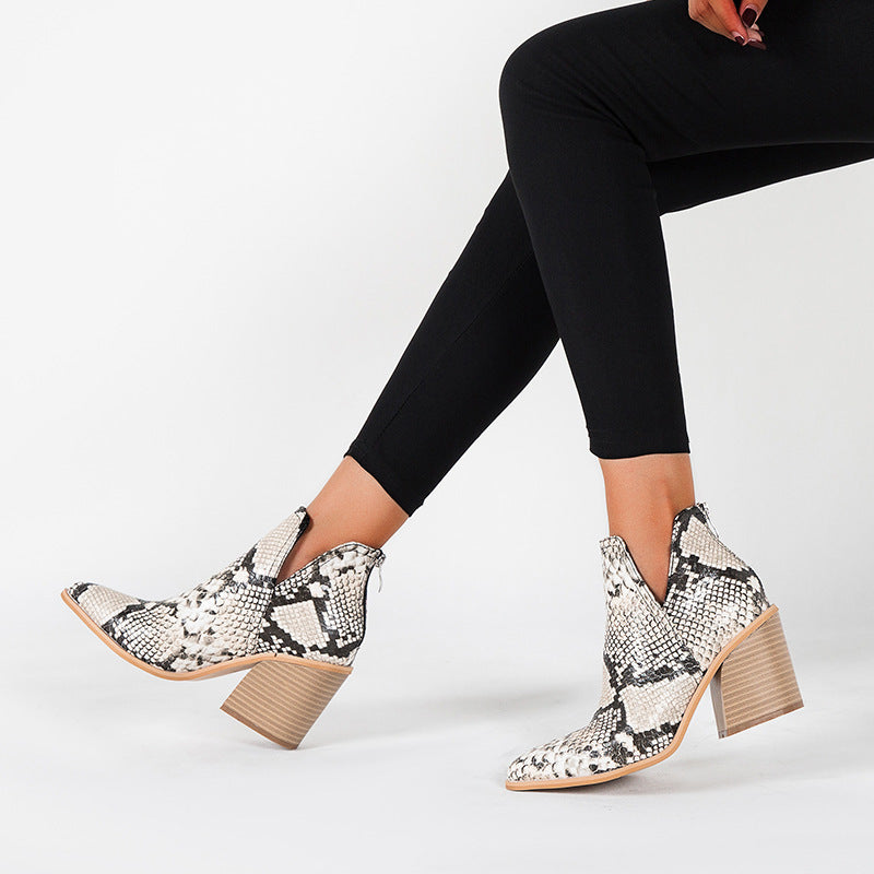 Clara – Leopardenmuster Kurzstiefel mit hohem dicken Absatz und spitzem Fuß