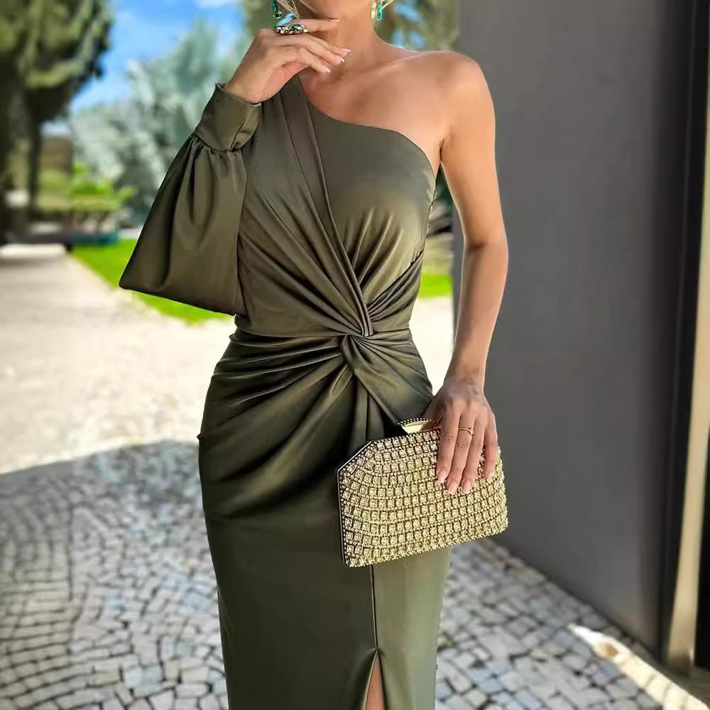 Brenda – Schlankes Kleid mit Diagonalem Schulterknoten