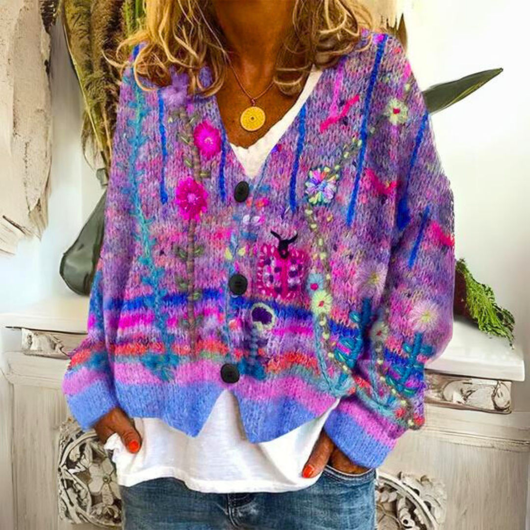 Damen Strickjacke im Boho-Stil mit floralen Akzenten – Modischer Cardigan für Freizeit und Alltag