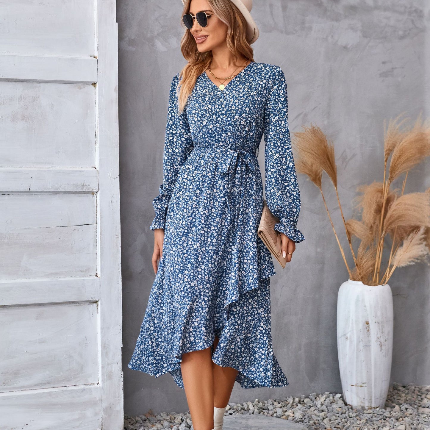 Amy – Langärmliges Kleid mit Blumenmuster und Rüschendetails