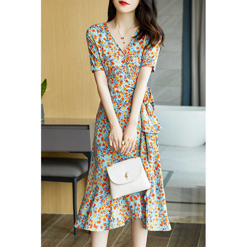 Sandra – Elegantes Blumenkleid mit französischem Flair