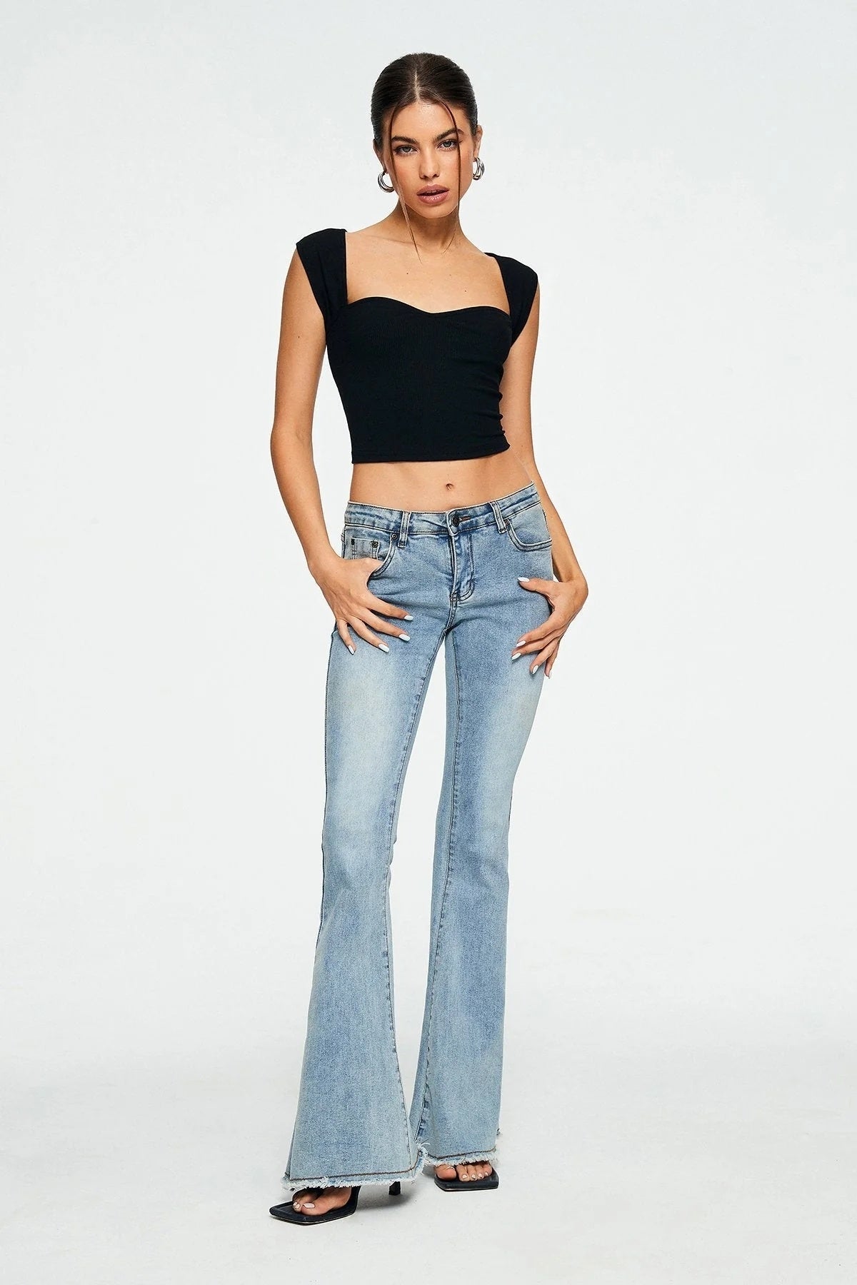 Claire – Ärmelloses Rippen-Crop-Top mit Sweetheart-Ausschnitt