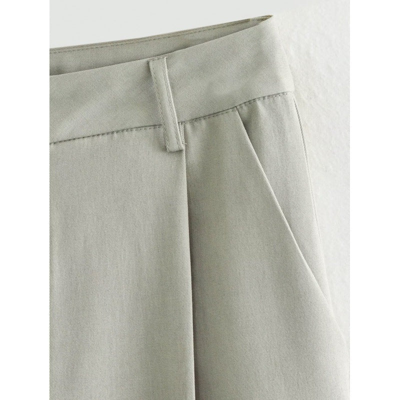 Sara – Modischer Damenanzug mit gerader Hose