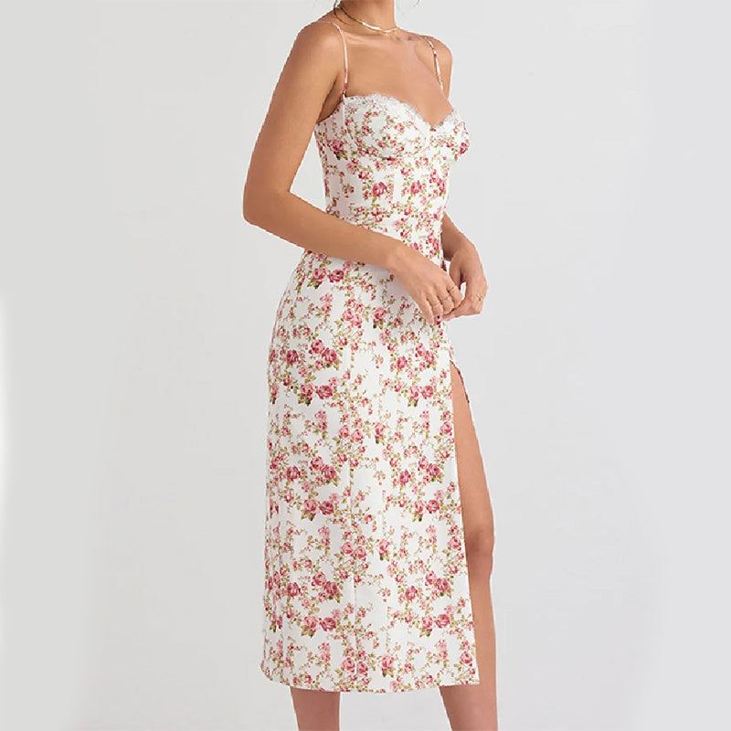 Caroline – Sexy Sommerkleid mit Spitzenblumenmuster und Schlitz