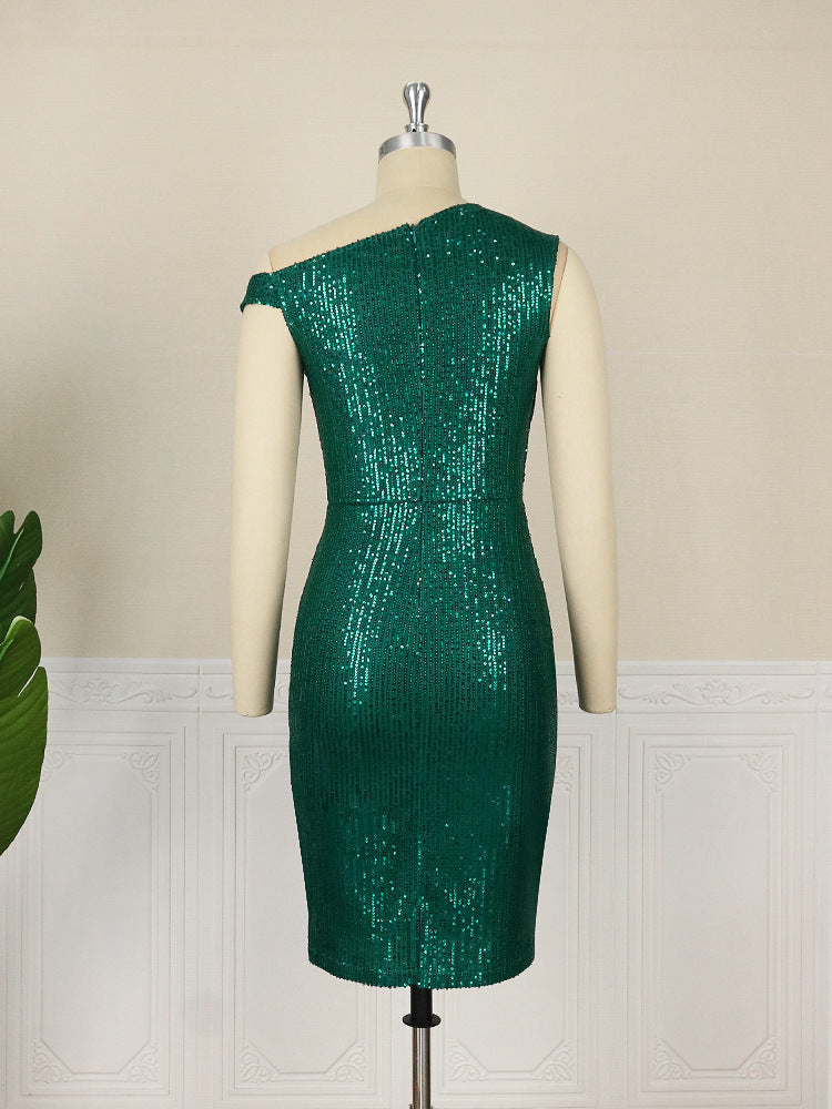 Sarah – Ein Schulterloses Ärmelloses Wickelkleid