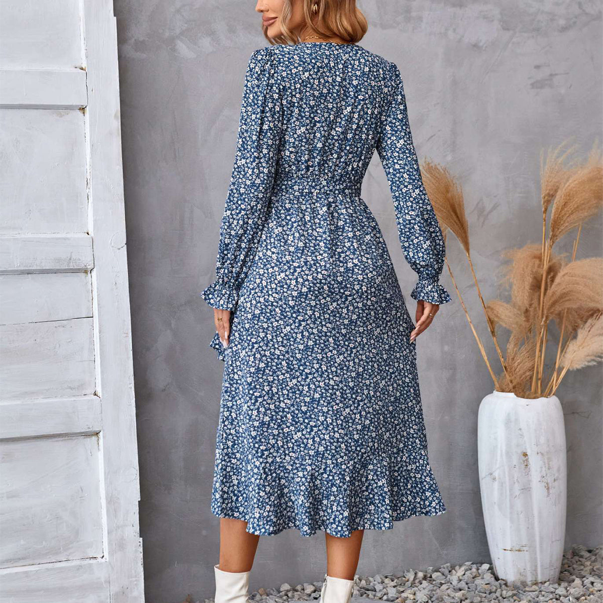 Amy – Langärmliges Kleid mit Blumenmuster und Rüschendetails
