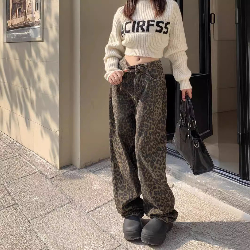 Jasmine – Lockere gerade Jeans mit Leopardenmuster
