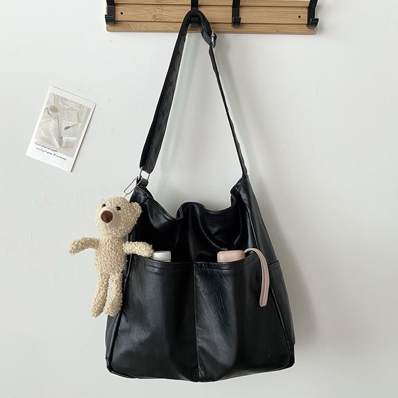 Pamela – Große Kapazität Texturiertes Weiches Veganes Leder Eimer Tasche