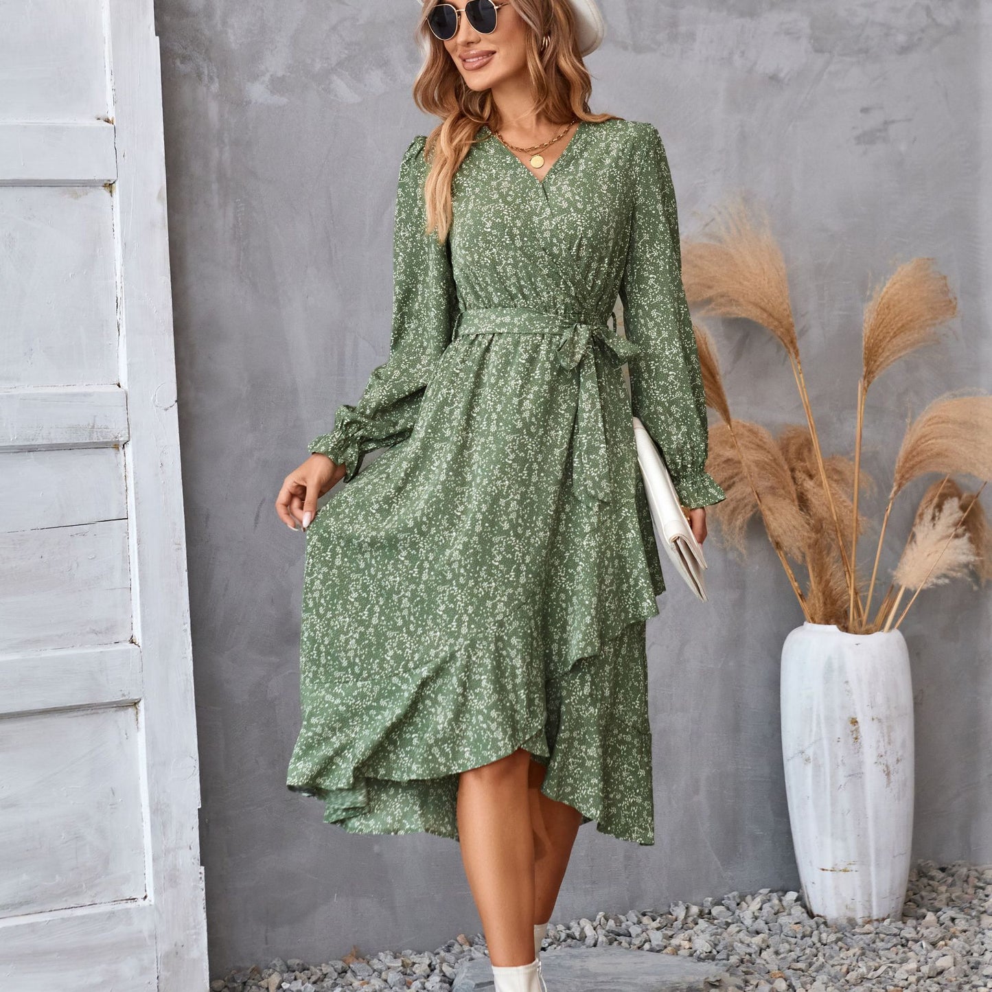 Amy – Langärmliges Kleid mit Blumenmuster und Rüschendetails