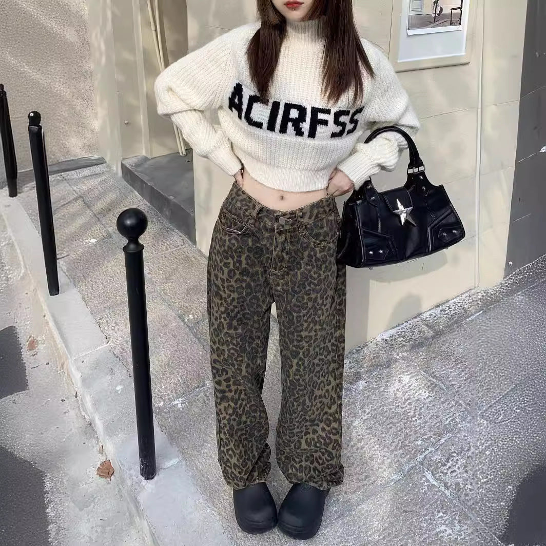 Jasmine – Lockere gerade Jeans mit Leopardenmuster