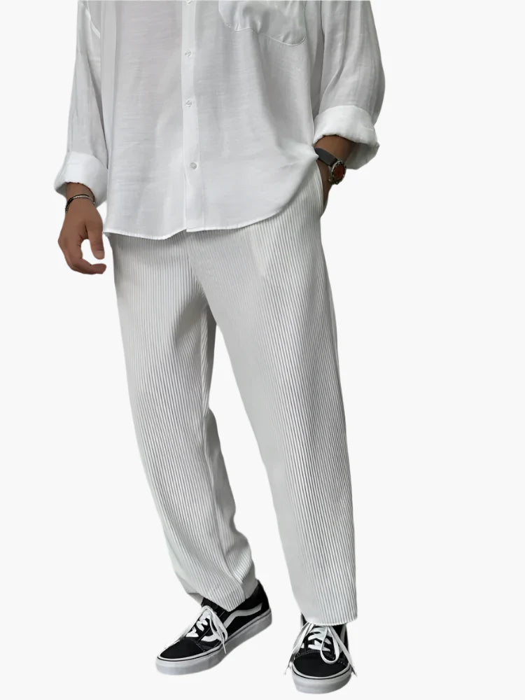 Herren Relaxed Fit Plissee Freizeithose – Eleganter Komfort für Alltag und besondere Anlässe