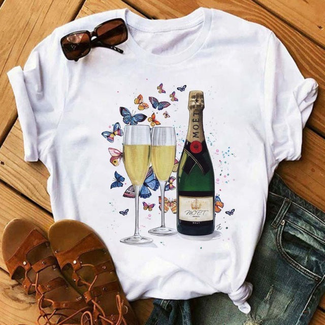 Imogen – Kawaii T-Shirt mit Roségold-Weinglas