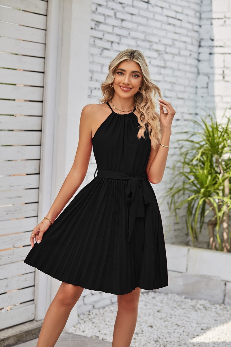 Sandra – Schlichtes Trägerloses Kleid mit Faltenrock für den Sommer