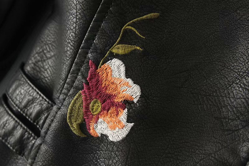 Charlie – Bestickte, gepunktete vegane Lederjacke
