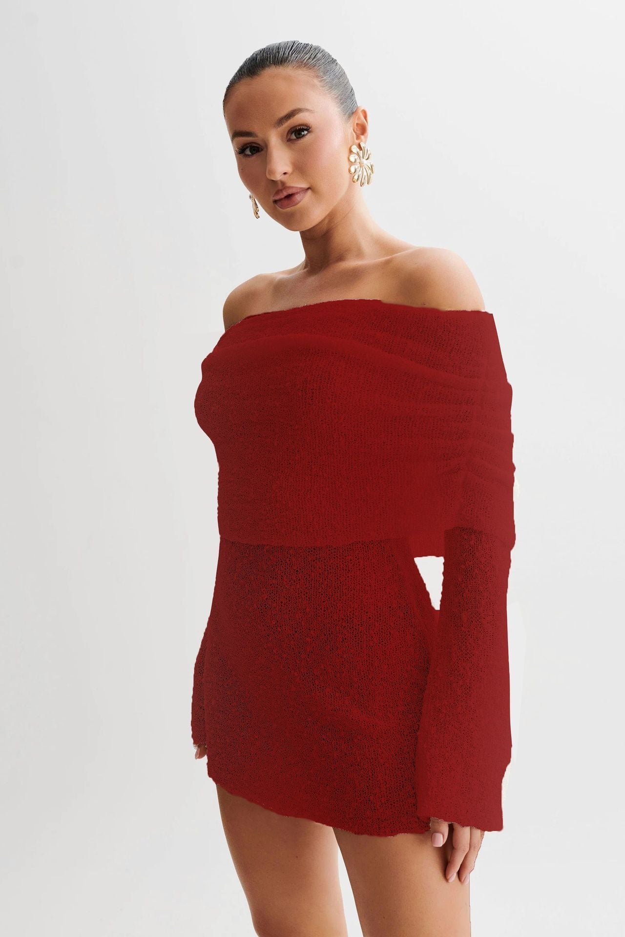 Imogen – Langärmliges Off-Shoulder Kleid mit kurzem Rock