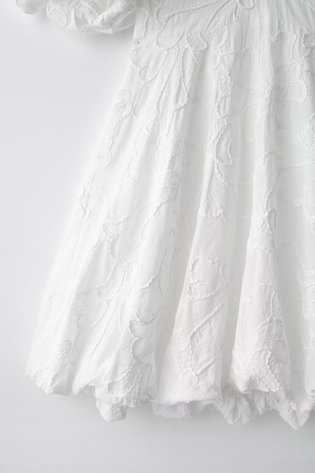 Sharon – Fluffy Kleid mit einfacher Stickerei für Damen
