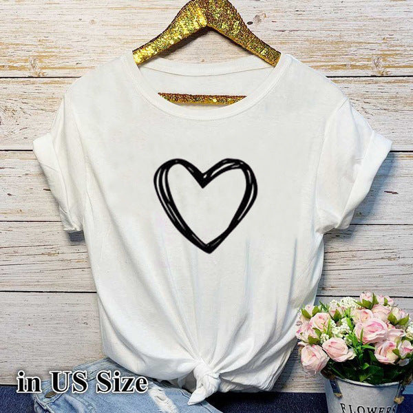 Natalie – Herz Print Damen T-Shirt mit Rundhals und kurzen Ärmeln