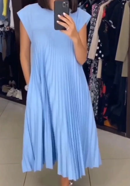 Adele – Kurzes ärmelloses, langes Kleid mit Falten und Rundhalsausschnitt