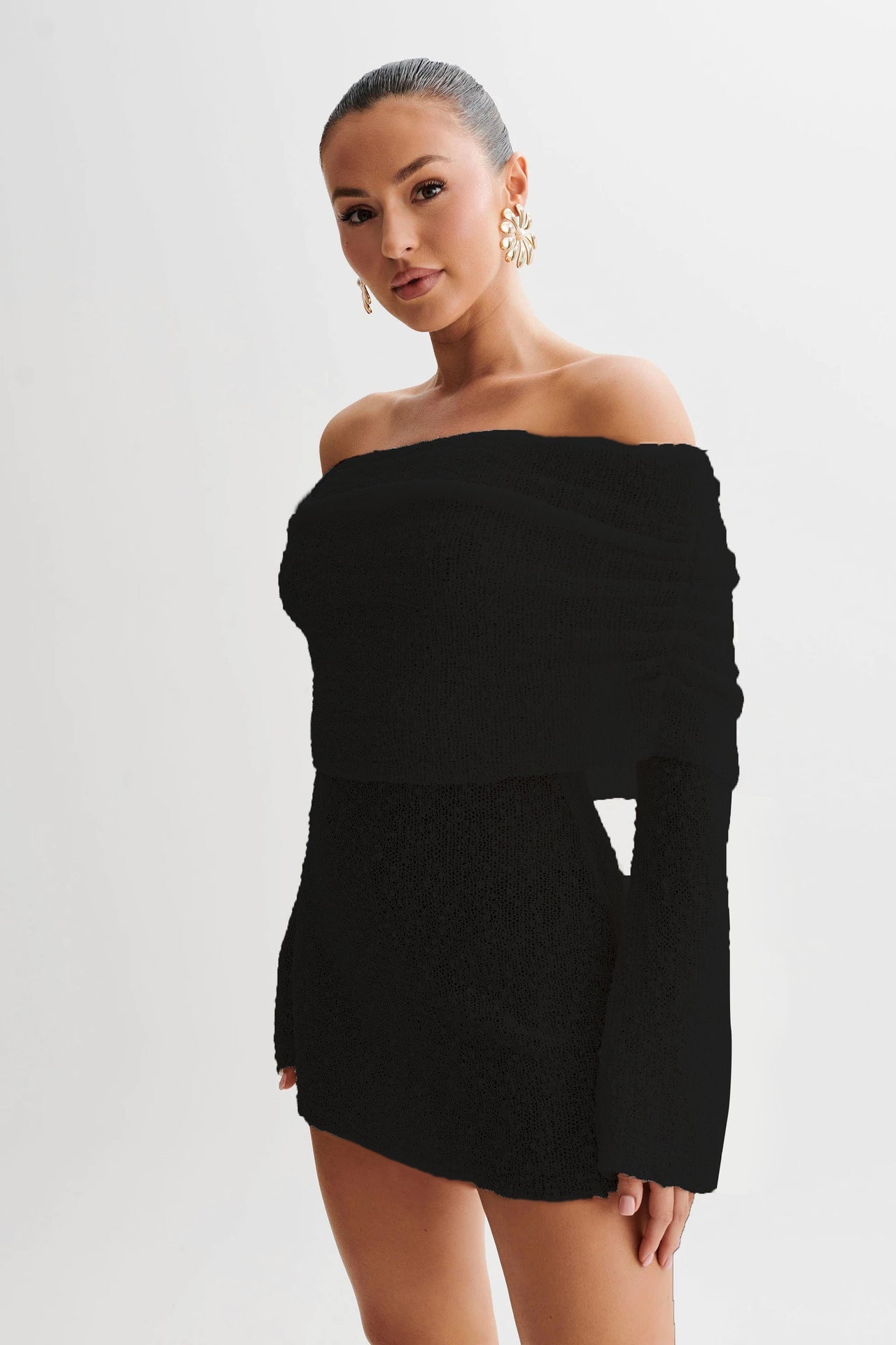 Imogen – Langärmliges Off-Shoulder Kleid mit kurzem Rock
