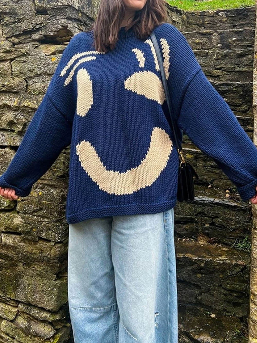 Damen Strickpullover mit abstraktem Gesichtsmotiv – Gemütlicher Wochenend- und Freizeit-Look
