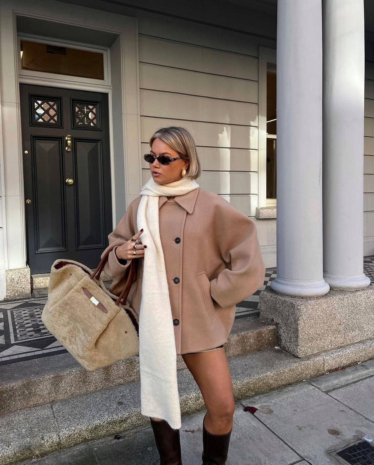 Damen Oversize Mantel im Boxy-Fit – Trendiger Herbst- und Winter-Look für stilbewusste City-Outfits