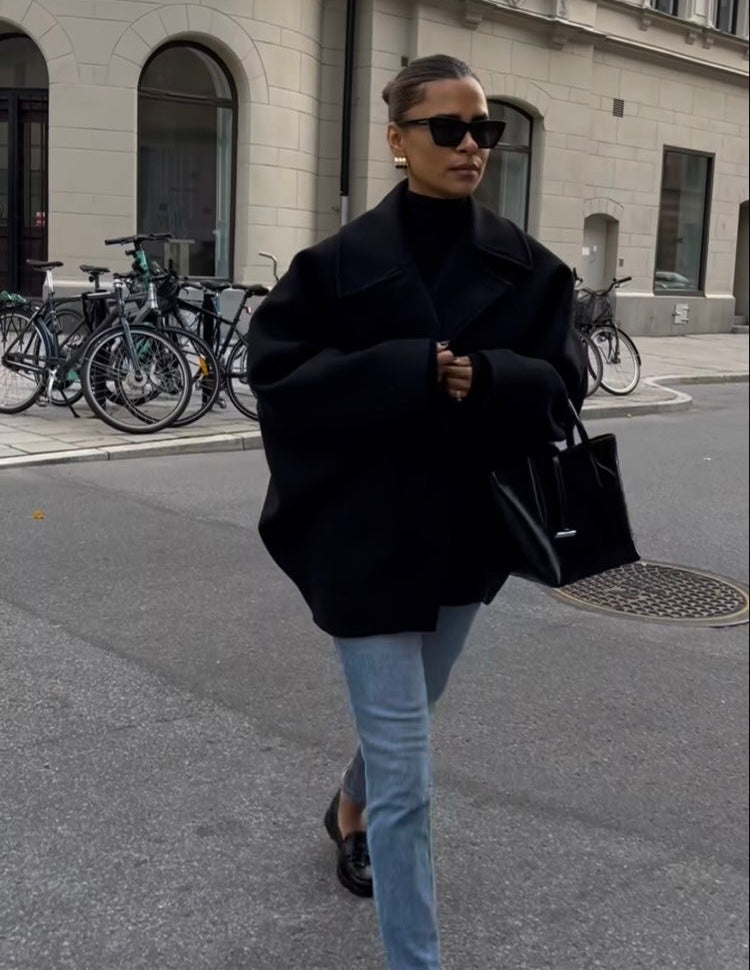 Damen Oversize Mantel im Boxy-Fit – Trendiger Herbst- und Winter-Look für stilbewusste City-Outfits