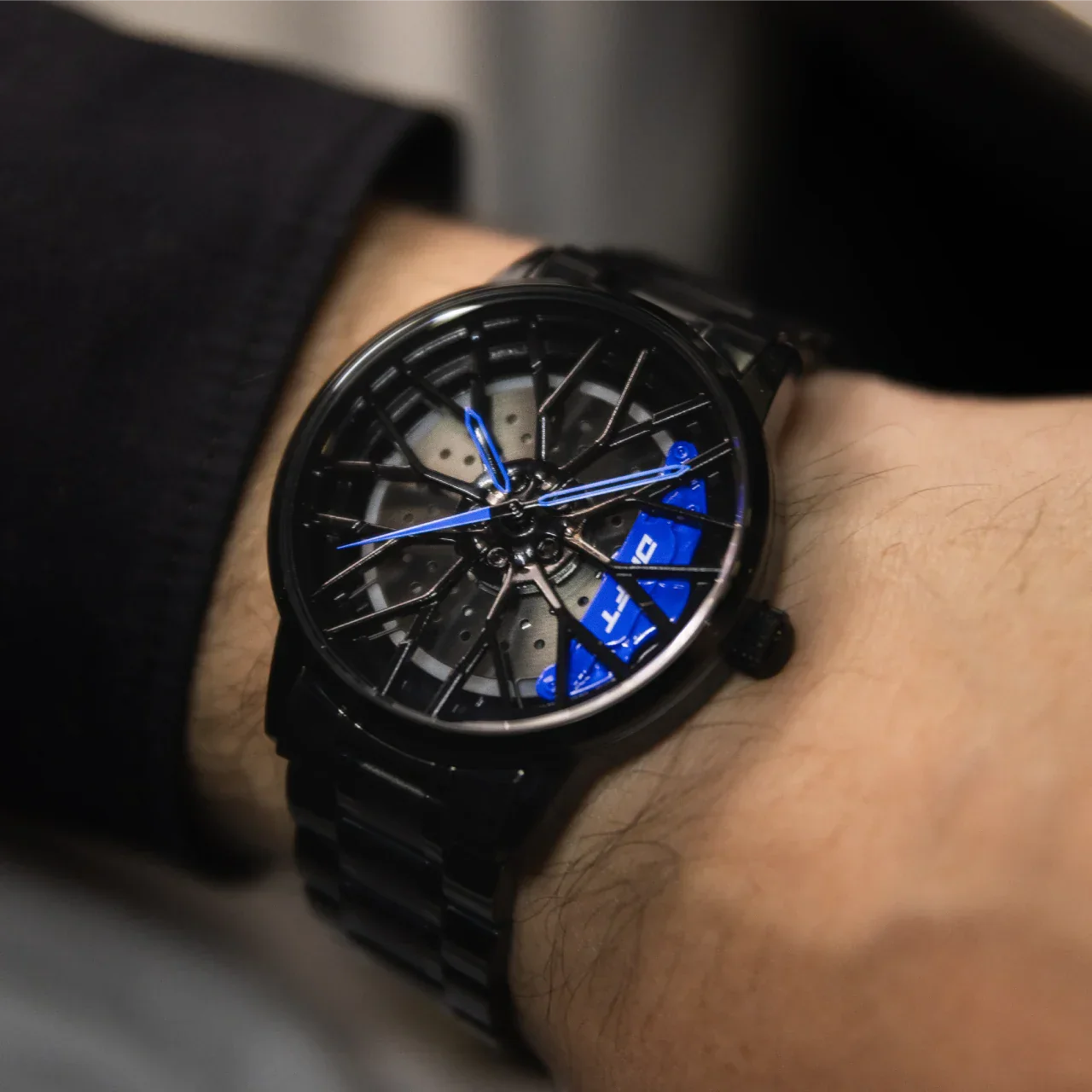 Sommerliche Herrenuhr im Sportfelgen-Design – Armbanduhr für Männer, auffälliger Look für Freizeit & Urlaub