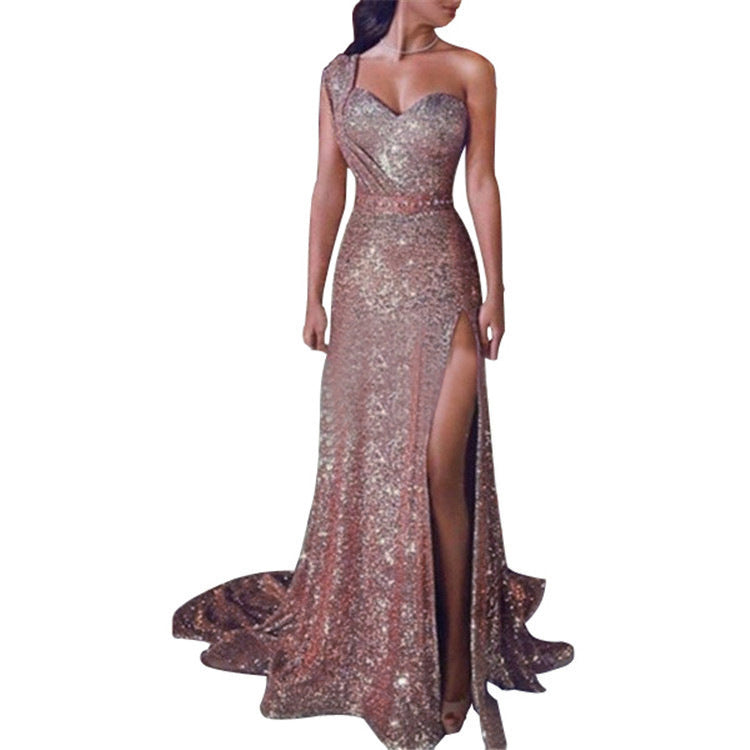 Ruby – Einseitiges ärmelloses glänzendes Split-Kleid