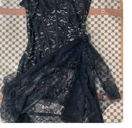 Kathleen – Strapless Spitzenkleid für Frauen mit sexy schmalem Rock und Rücken-Schnürung