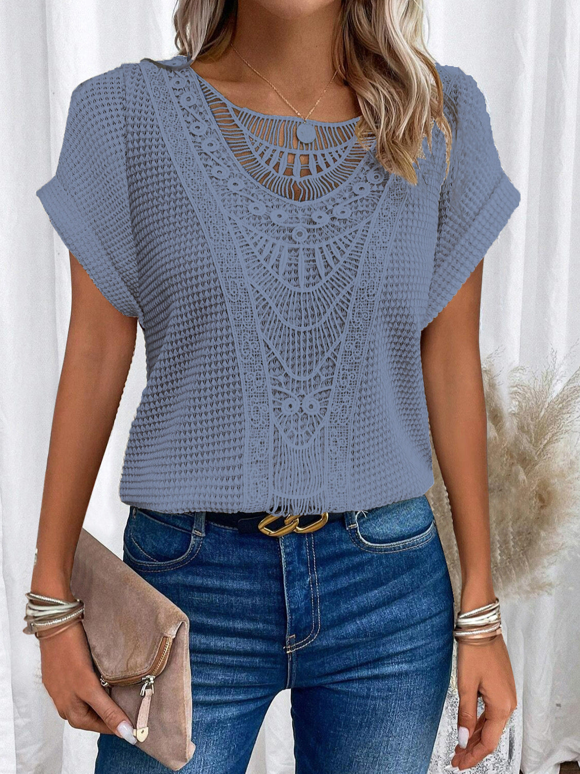 Megan – Sommerliches Kurzarm-T-Shirt mit Ausschnitt für Damen