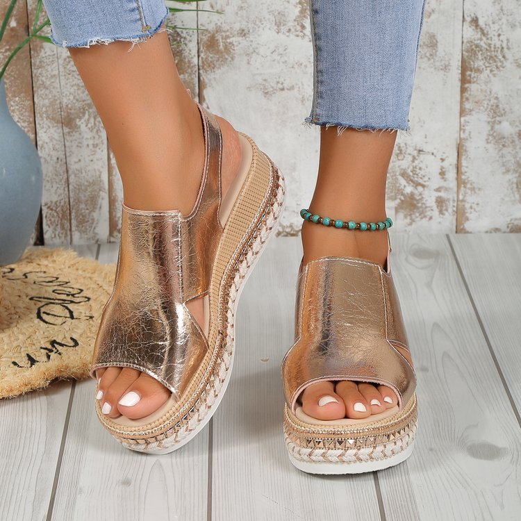 Anne – Glänzende Sandalen mit Lochdesign und Fischmaul für Damen