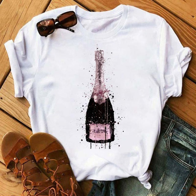 Imogen – Kawaii T-Shirt mit Roségold-Weinglas