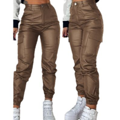 Lucy – Vegane Lederhose mit Reißverschluss und Faltentaschen