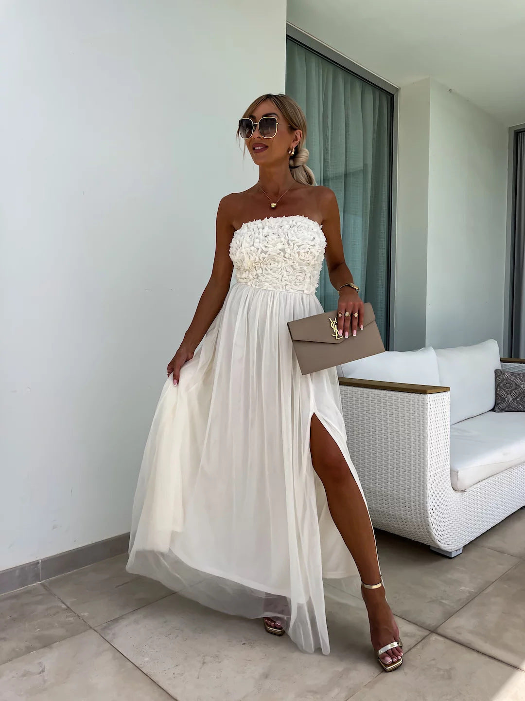 Alison – Ärmelloses Kleid mit Blumenstickerei