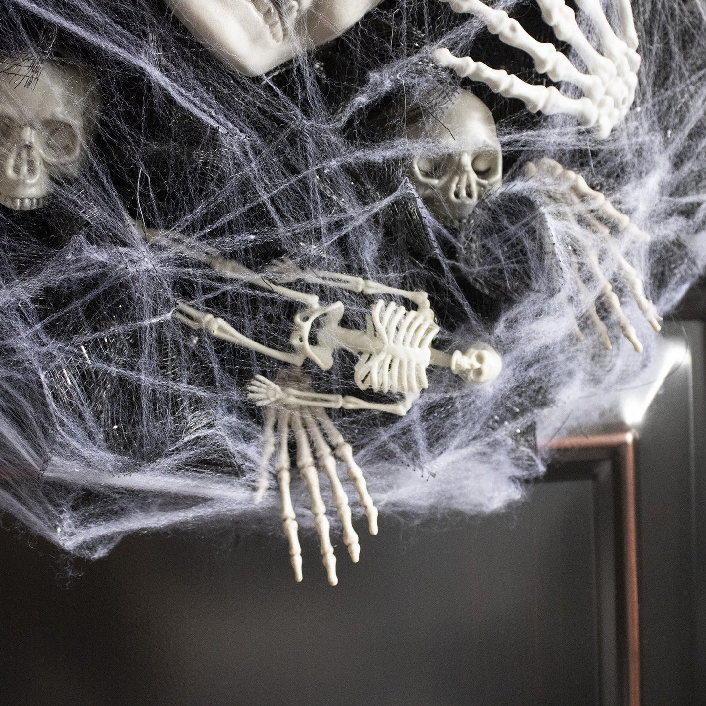 Halloween Türkranz Skelett Girlande – Gruselige Haustür Dekoration für Halloween-Partys