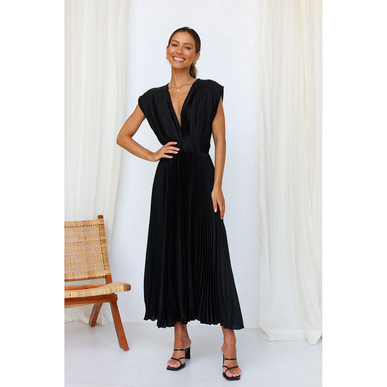 Amelia – Lässiges Faltenkleid mit Reißverschluss