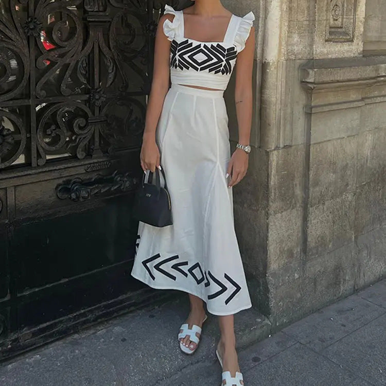Lynda – Geometrisch bedrucktes hoch tailliertes Trägerkleid mit fliegenden Ärmeln