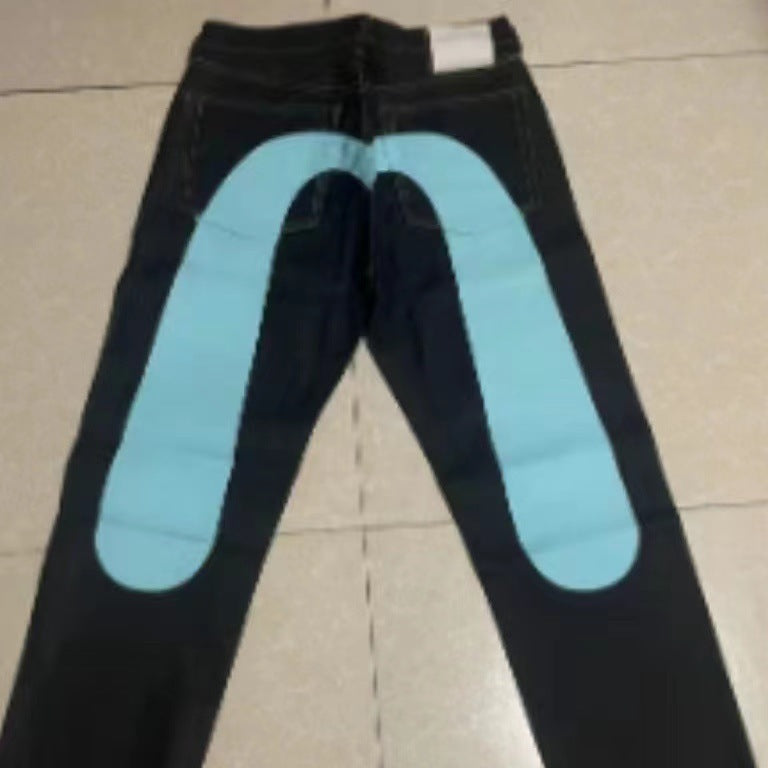 Ruth – Lockere Damenjeans mit klassischem Druck