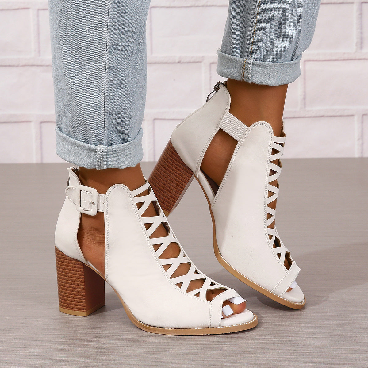 Andrea – Hohe Absatzsandalen mit runder Zehenpartie und Schnalle