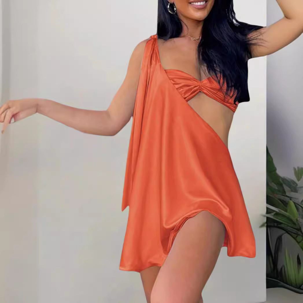 Carly – Asymmetrisches Partykleid mit schulterfreiem Design